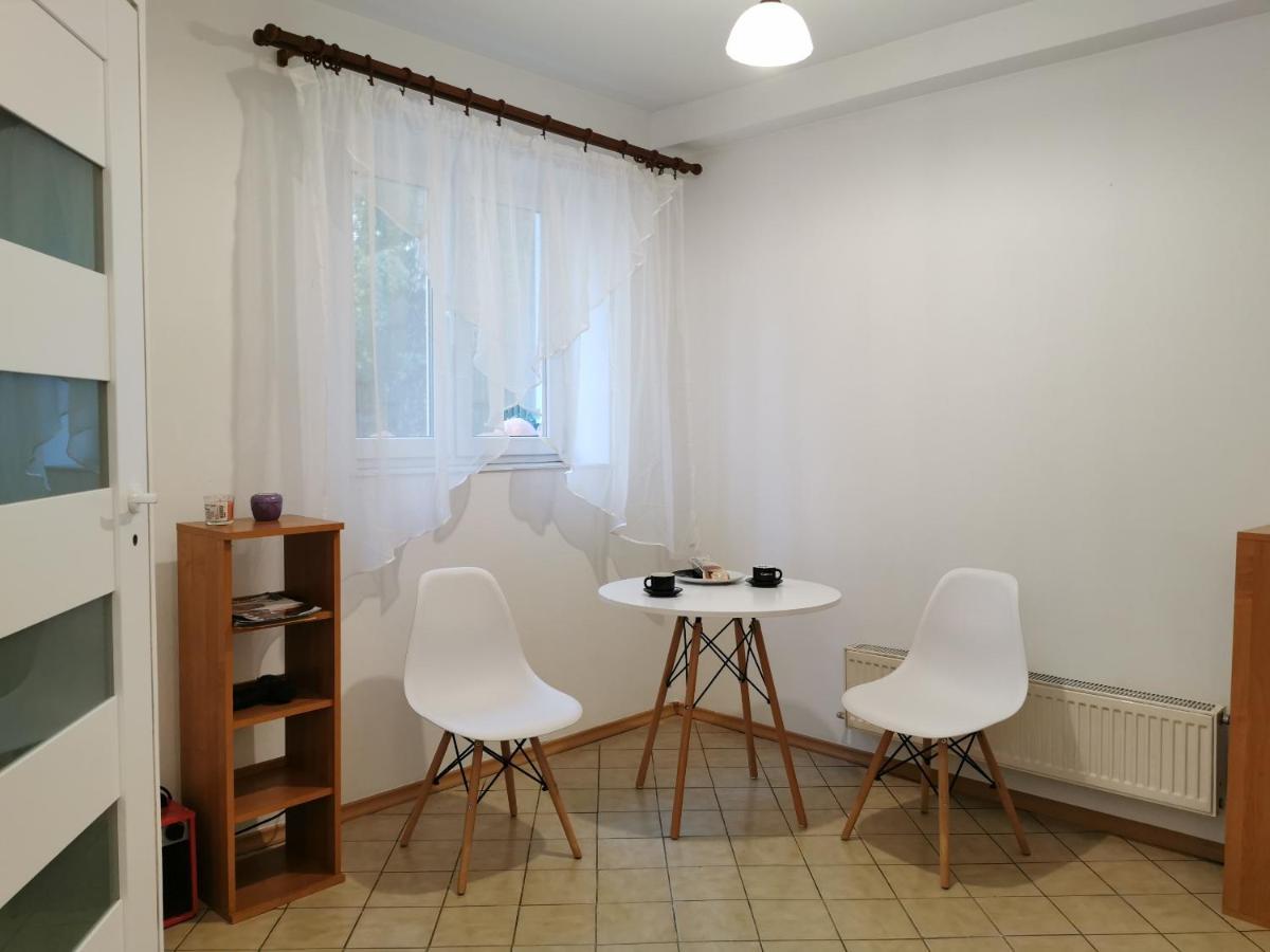 White Apartment Яблонна Екстер'єр фото