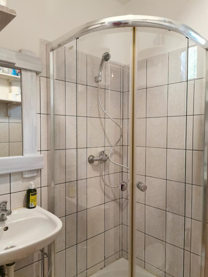 White Apartment Яблонна Екстер'єр фото