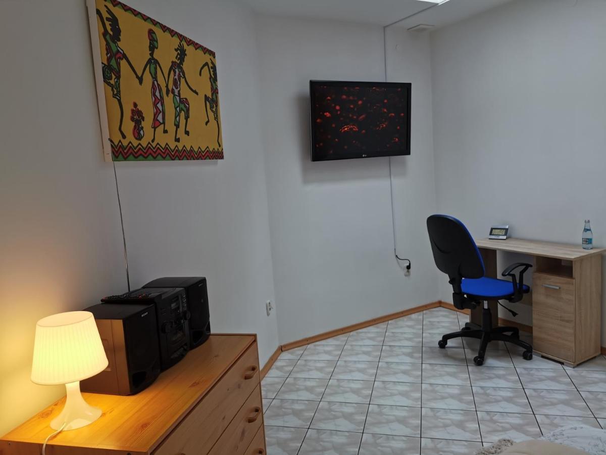 White Apartment Яблонна Екстер'єр фото